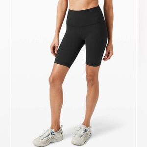 Lululemon Wunder Train High Rise Short 8" in Black, Size 10